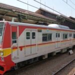 Mulai Hari Ini, KRL Commuter Line Beroperasi Hingga Pukul 24.00 WIB - Nusantara Info