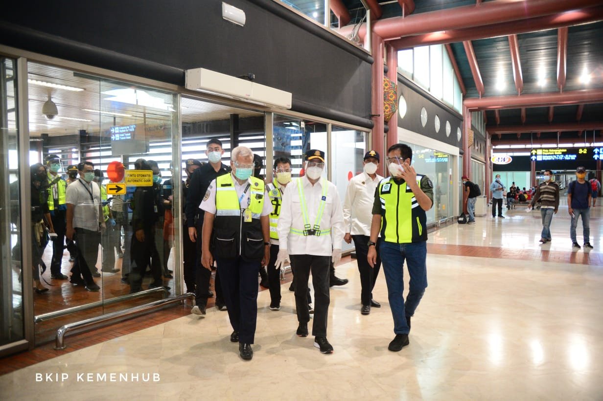 Tinjau Terminal 2 dan 3 Bandara Soetta, Menhub Ingin Pastikan Protokol Kesehatan Diterapkan Dengan Baik - Nusantara Info