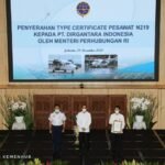Kemenhub Resmi Serahkan Sertifikat Tipe Pesawat N219 Kepada PT Dirgantara Indonesia - Nusantara Info