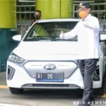 Menhub Resmi Gunakan Mobil Listrik Untuk Kendaraan Dinas - Nusantara Info