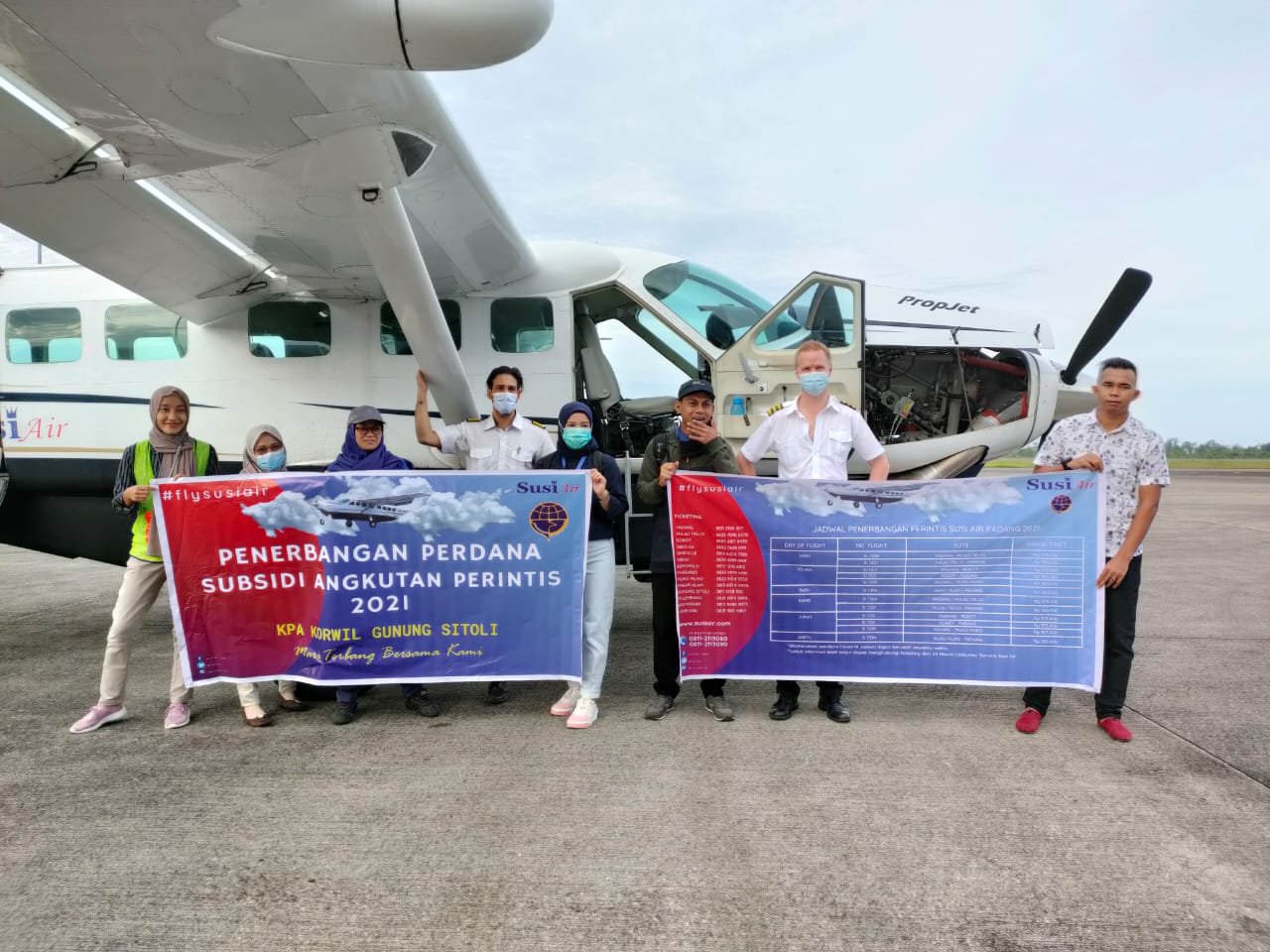 Penerbangan Perdana Angkutan Perintis Korwil Gunung Sitoli - Nusantara Info