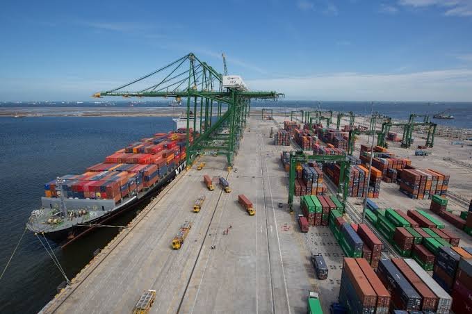 Bantu Atasi Kenaikan Biaya Kargo, Kemenhub Percepat Proses Bongkar Muat Petikemas di Pelabuhan - Nusantara Info