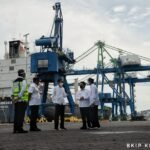 Tinjau Pelabuhan Yos Sudarso di Ambon, Menhub Jelaskan Ke Presiden Rencana Pembangunan Pelabuhan Baru Ambon Yang Terintegrasi