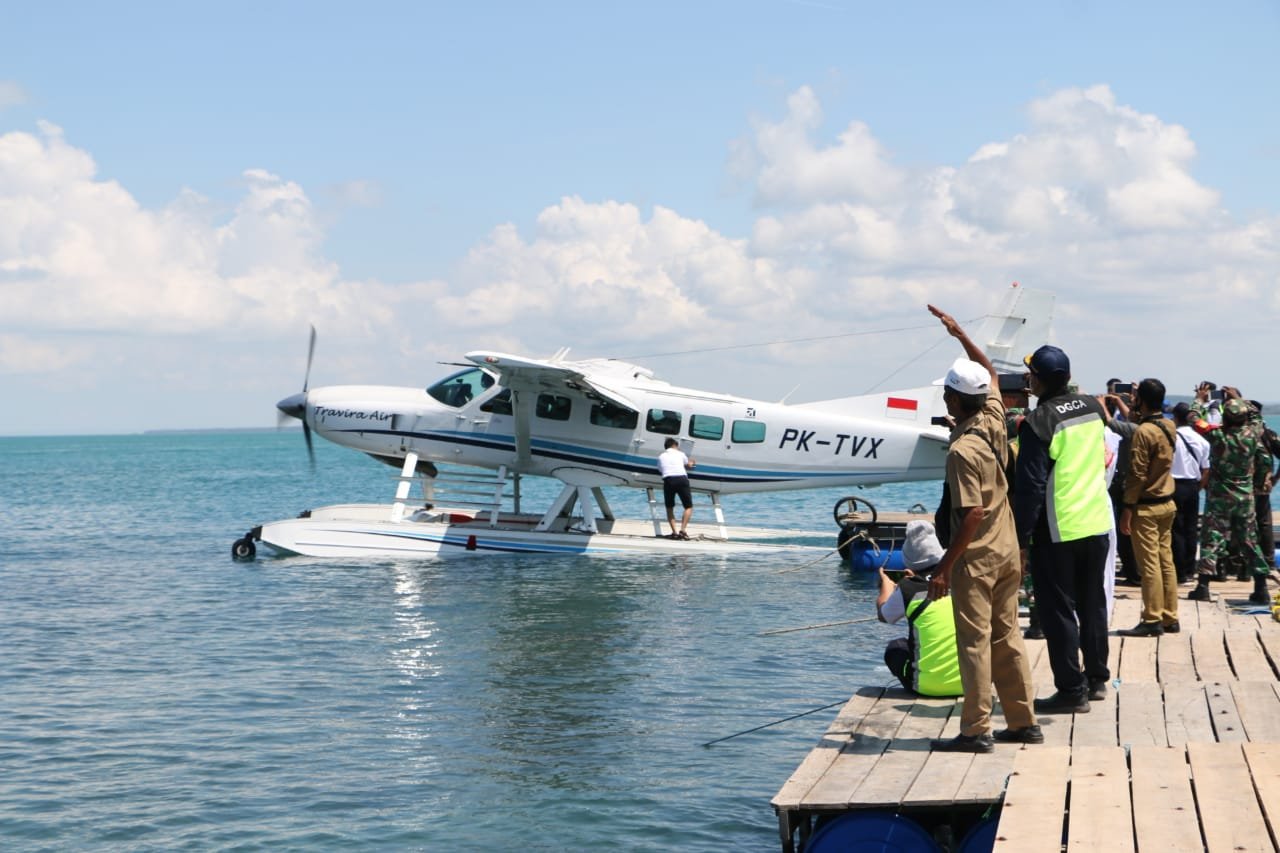 Buka Akses Wisata Pulau Oksigen Giliyang, Uji Coba Penerbangan Seaplane Berjalan Mulus