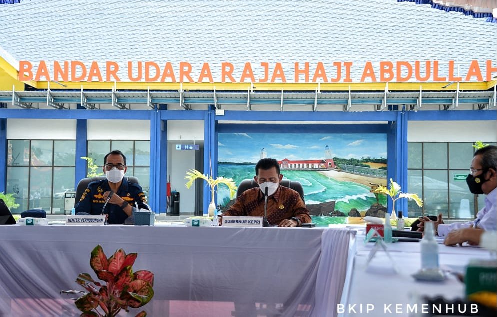 Kunjungan Kerja ke Tanjung Balaik Karimun, Menhub: Pengembangan Infrastruktur Tingkatkan Daya Saing Pulau Terluar