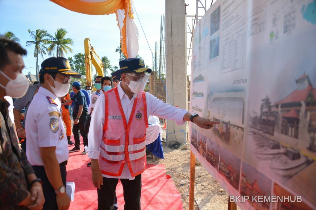 Tinjau Progres Pembangunan Pelabuhan Penyeberangan di Nusa Penida Bali, Menhub Targetkan Selesai Awal Tahun 2022