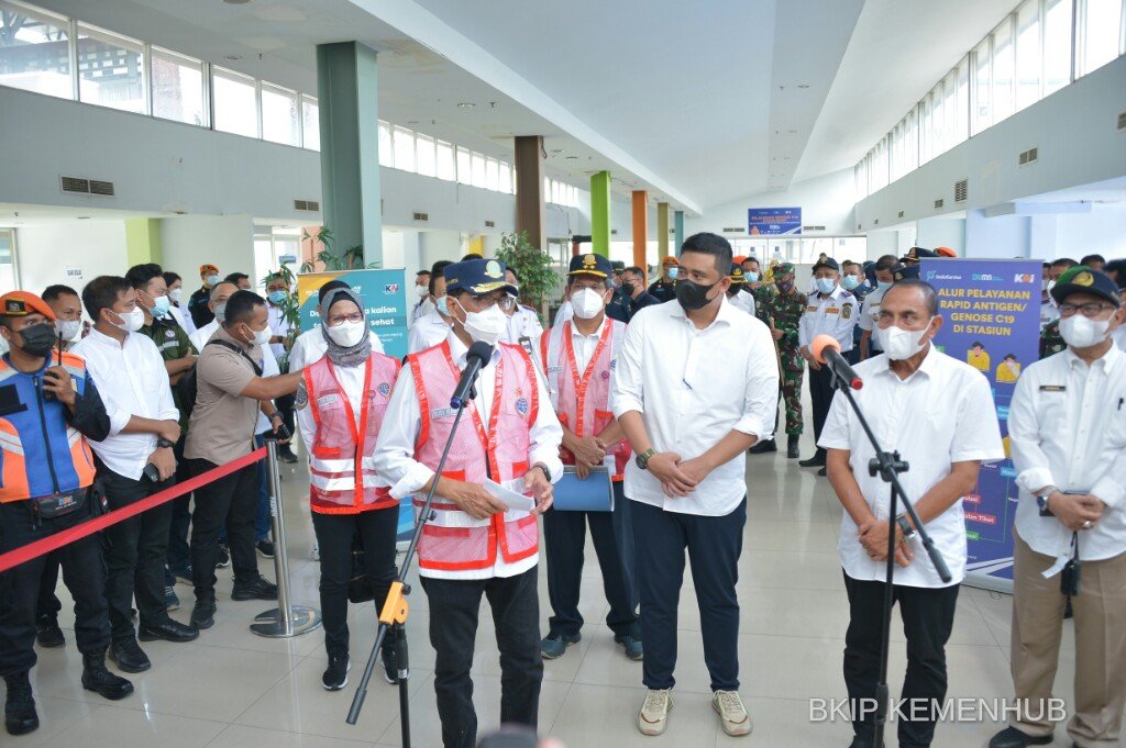 Kunjungan Kerja ke Medan, Menhub Bertemu Gubernur Sumut dan Wali Kota Medan Bahas Pengembangan Angkutan Massal