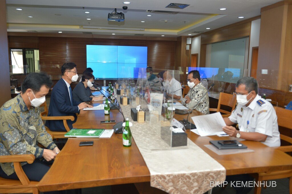 Pertemuan Bilateral Indonesia – Korea Selatan, Menhub Bahas Peluang Kerja Sama Pembangunan LRT di Bali dan MRT Fase 4 Jakarta