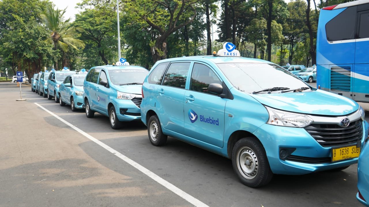 Integrasi Multimoda Transportasi Pertama di Indonesia, KAI dan Bluebird Hadirkan Layanan First Mile - Last Mile 