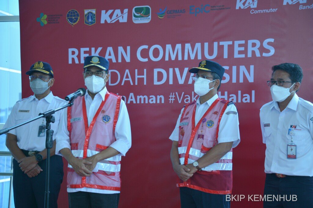 Vaksinasi di Stasiun KRL, Menhub Apresiasi Konsistensi PT KCI Dukung Percepatan Penanganan Covid-19