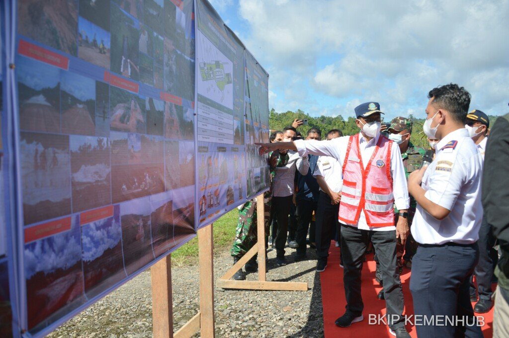 Tinjau Bandara Mentawai Baru, Menhub Targetkan Pembangunan Selesai Agustus 2022