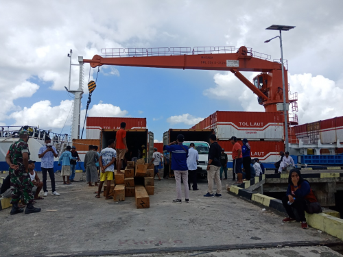 Tol Laut Resmi Beroperasi di Kepulauan Sula, KM Kendhaga Nusantara Sandar Perdana di Pelabuhan Malbufa