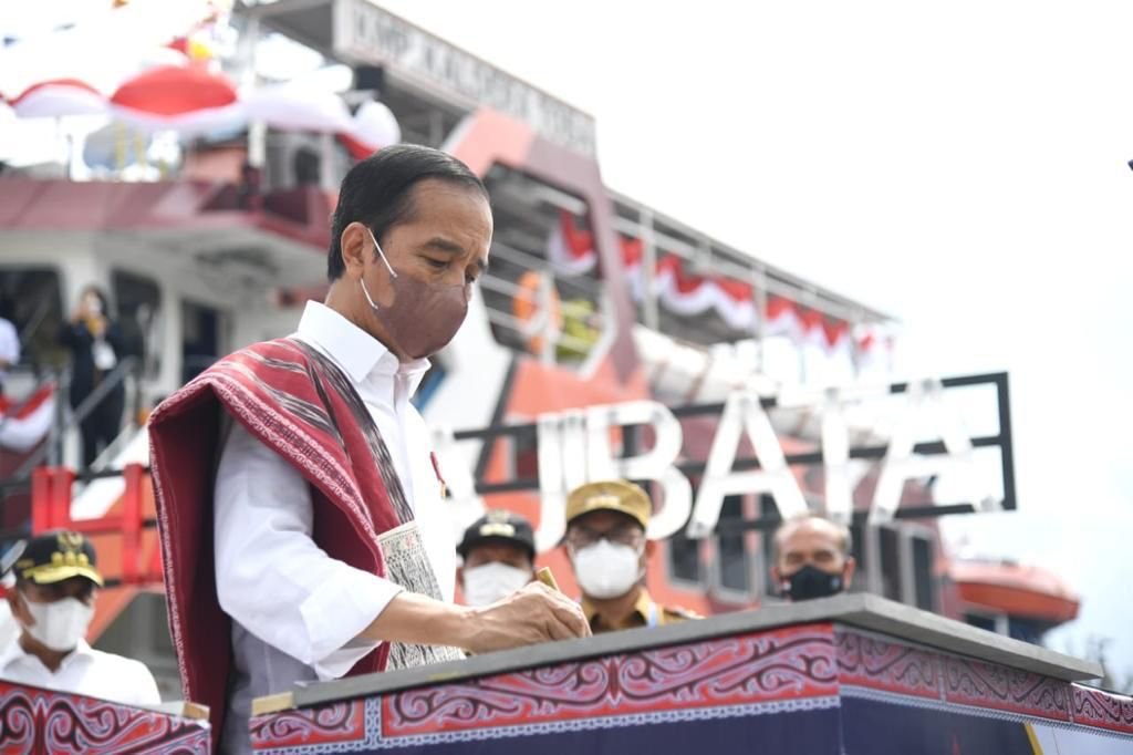 Presiden Resmikan 7 Pelabuhan Penyeberangan dan 4 Kapal di Kawasan Danau Toba