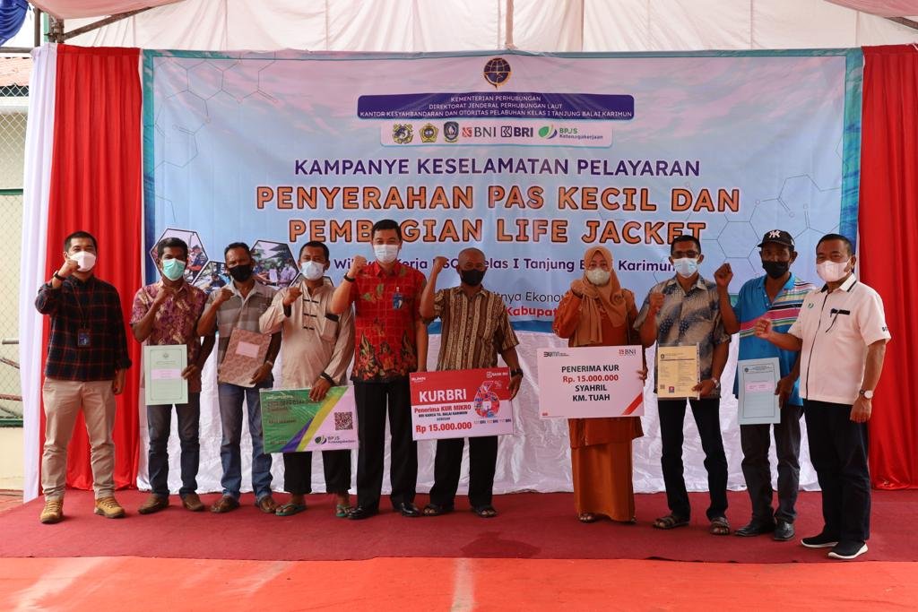 Ksop Kelas I Tanjung Balai Karimun Gelar Kampanye Keselamatan Pelayaran Dan Bagikan Pas Kecil