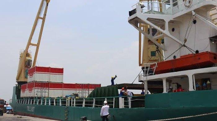 Tol Laut Jadi Kunci Pemerataan Pasokan Minyak Goreng dan Gula di Kupang, Nusa Tenggara Timur