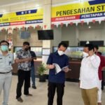 Kunjungi Samsat Palangkaraya, Dirjen Keuangan Daerah Apresiasi Inovasi dan Sampaikan Solusi