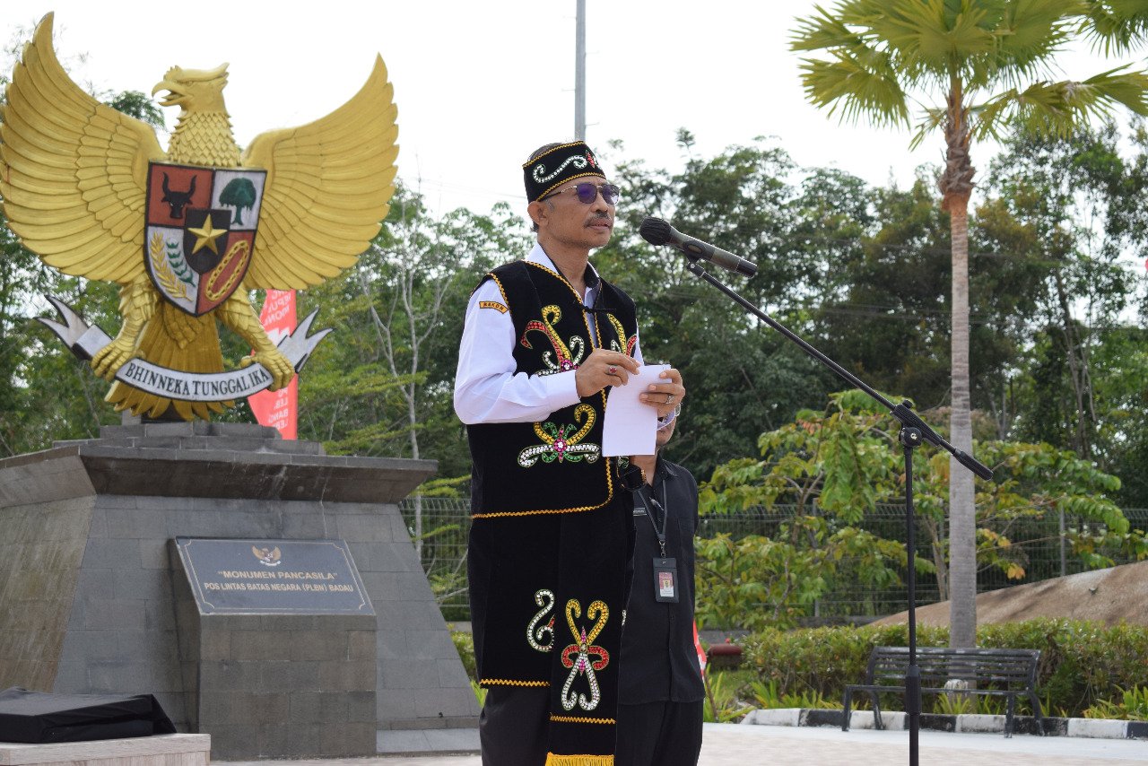 Pimpin Upacara HUT ke-77 RI di PLBN Badau, Kepala BSKDN Sampaikan Pesan Mendagri