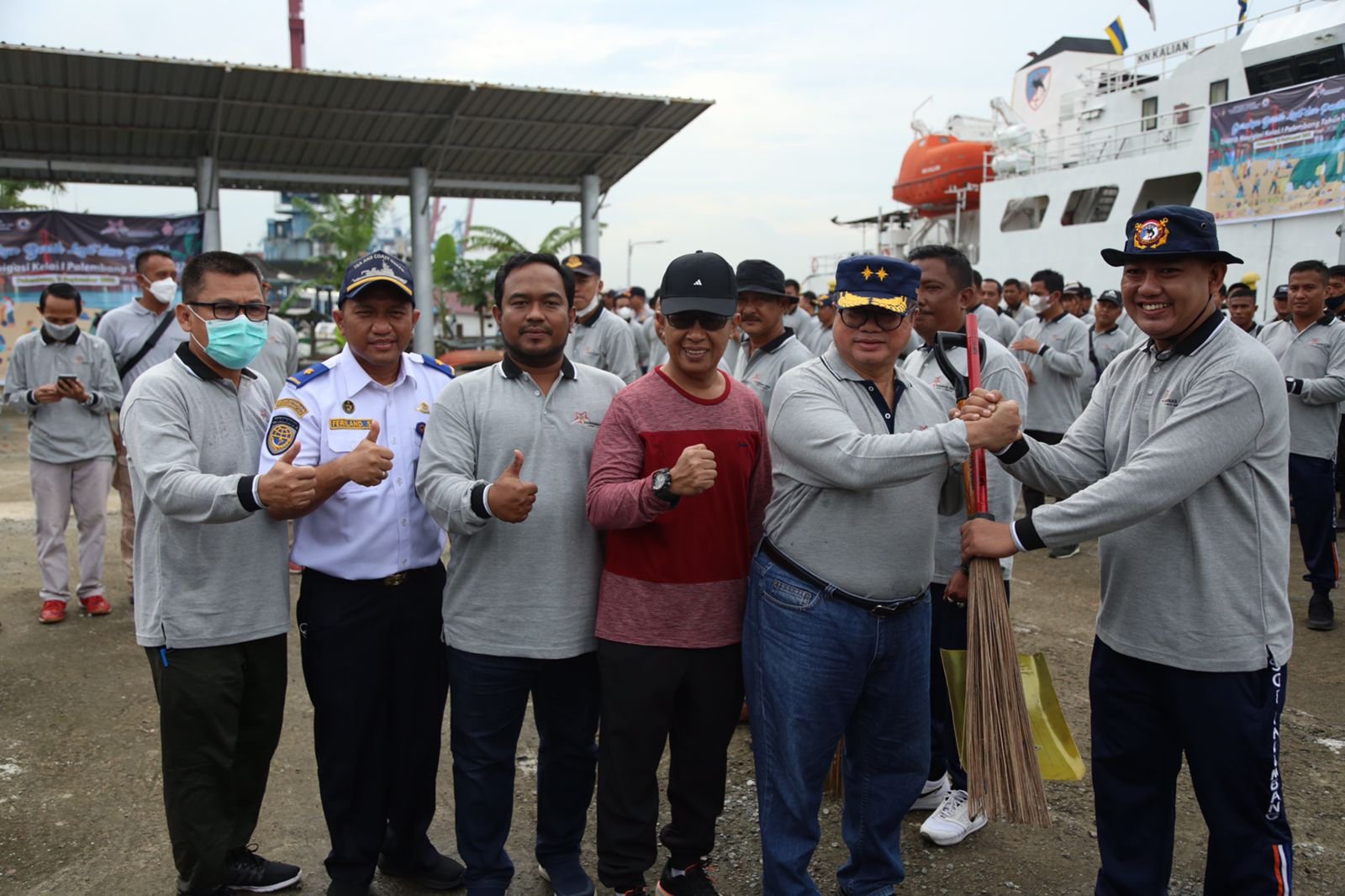 Meriahkan Harhubnas 2022, Distrik Navigasi Kelas I Palembang Gelar Bersih Laut dan Pantai