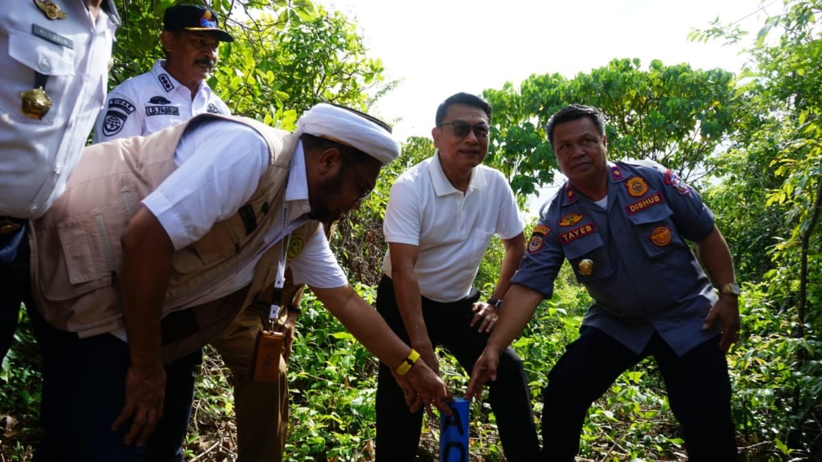 Tinjau Pembangunan Bandara Lantagi Buton Utara, Moeldoko: Bandara Memunculkan Pertumbuhan