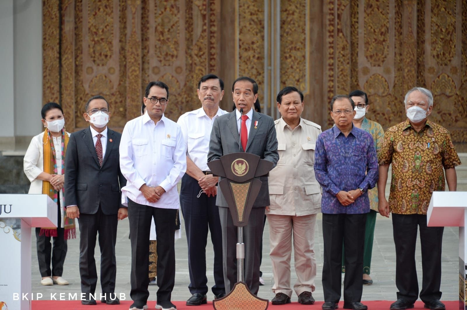 Presiden Jokowi Resmikan Terminal VVIP Bandara I Gusti Ngurah Rai dan Tiga Pelabuhan di Bali