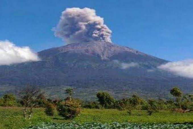 Gunung Kerinci Erupsi, Bandara dan Jalur Penerbangan Terdekat Masih Beroperasi Normal