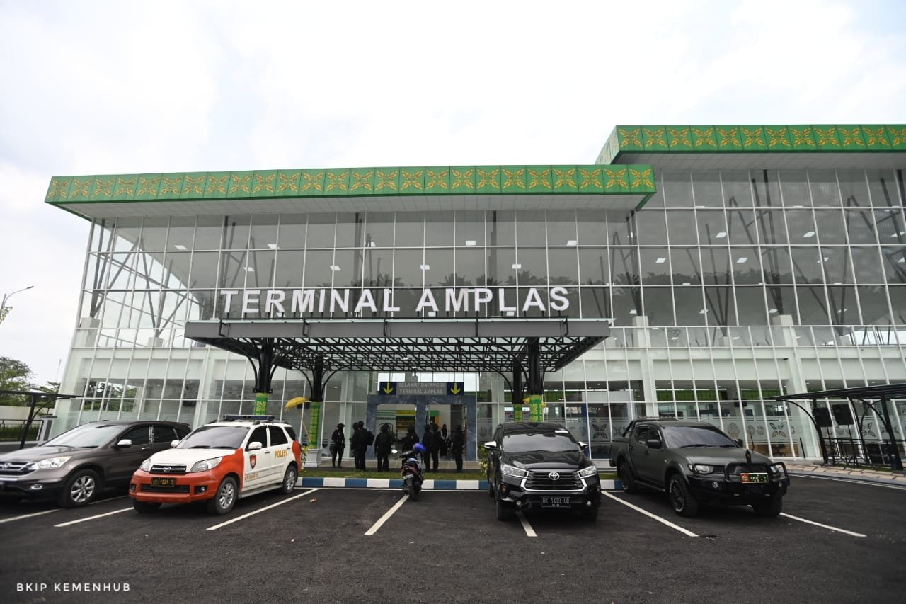Presiden Jokowi Resmikan Dua Terminal Tipe A di Sumatera Utara