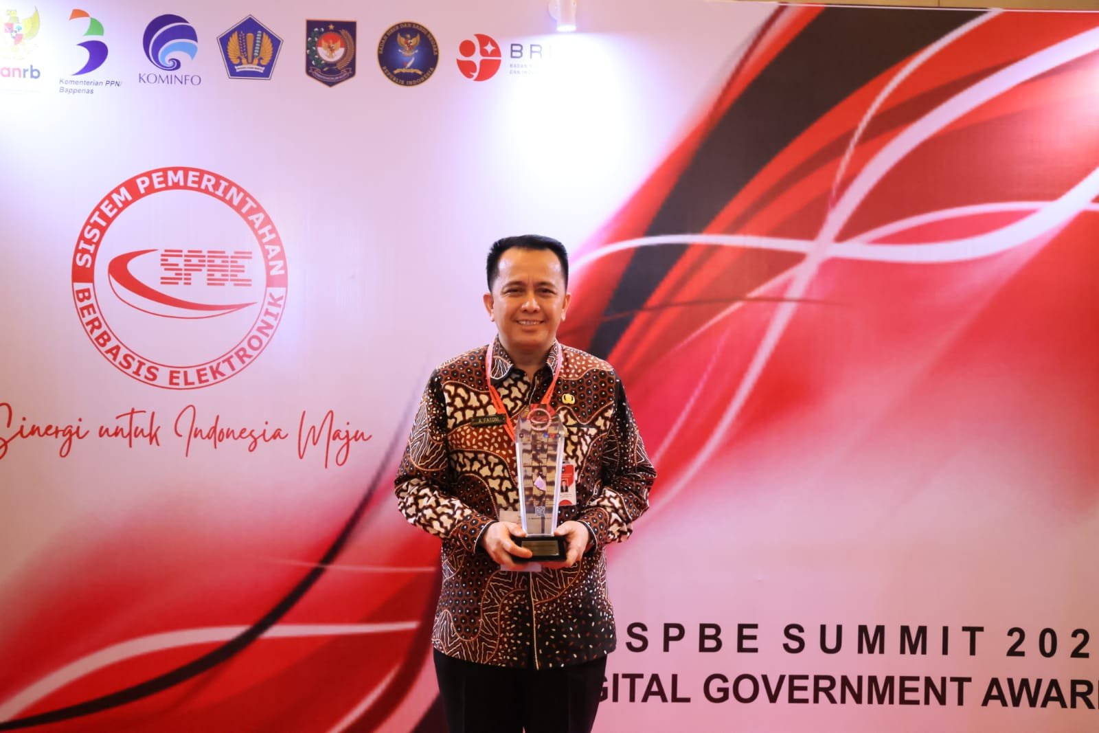 Kemendagri Terima Penghargaan Digital Government Award 2023