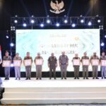 Peringati HUT Satpol PP dan Satlinmas, Kemendagri Serahkan Penghargaan Kepada 12 Daerah