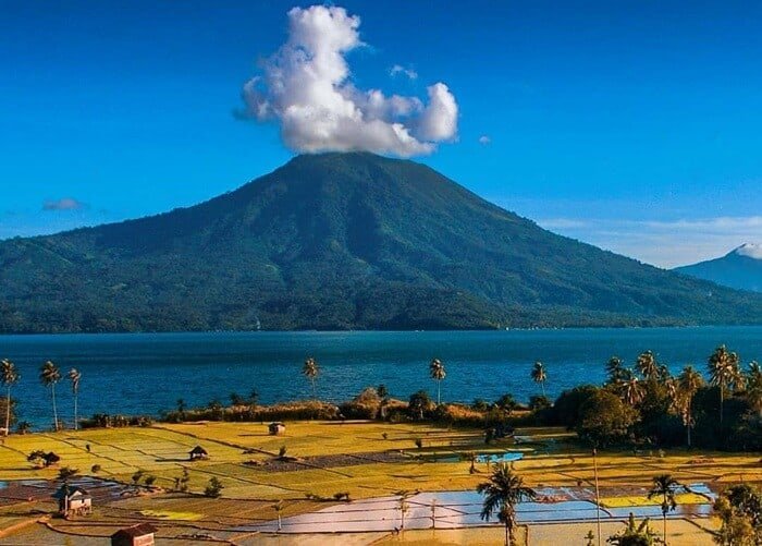 Mengenal Danau Ranau, Danau Terbesar Kedua di Pulau Sumatera