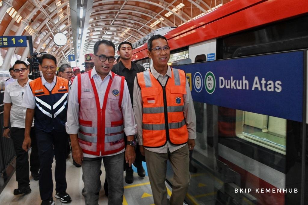 Menhub dan Pj Gubernur DKI Lakukan Inspeksi Jelang Operasional LRT Jabodebek

