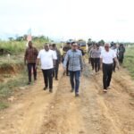 Tinjau Lahan Lokasi Calon Pusat Pemerintahan Papua Tengah, Wamendagri Ajak Masyarakat Saling Jaga Keamanan