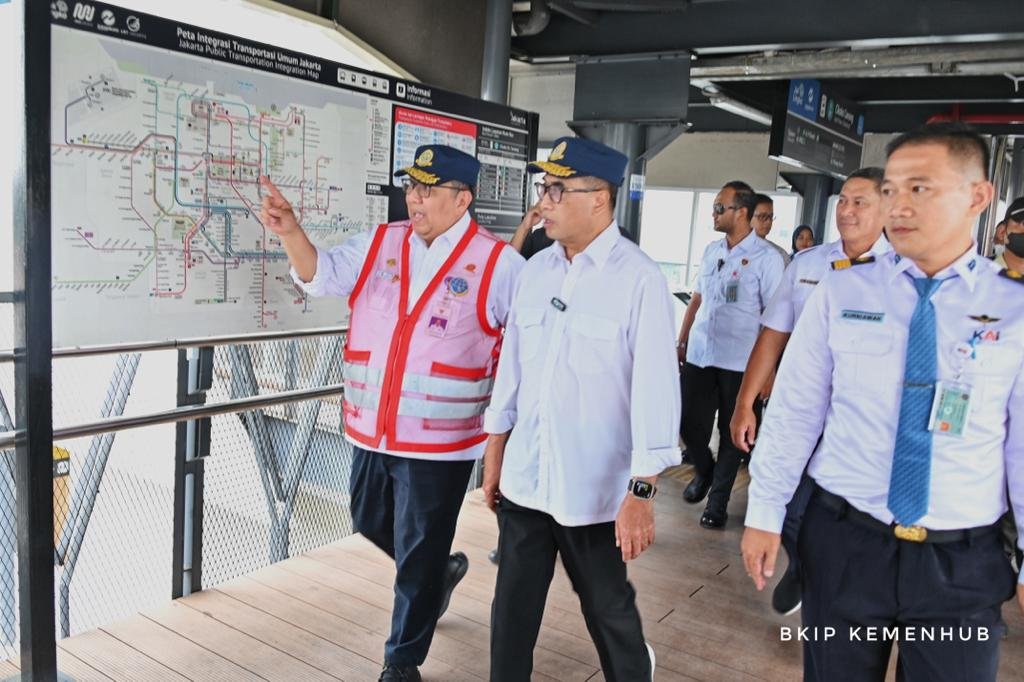 Jelang Diresmikan, Menhub Tinjau Kesiapan LRT Jabodebek