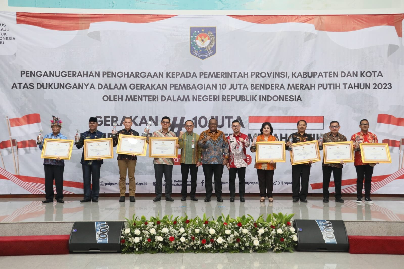 Kemendagri Beri Penghargaan kepada Pemda yang Mendukung Gerakan Pembagian 10 Juta Bendera Merah Putih