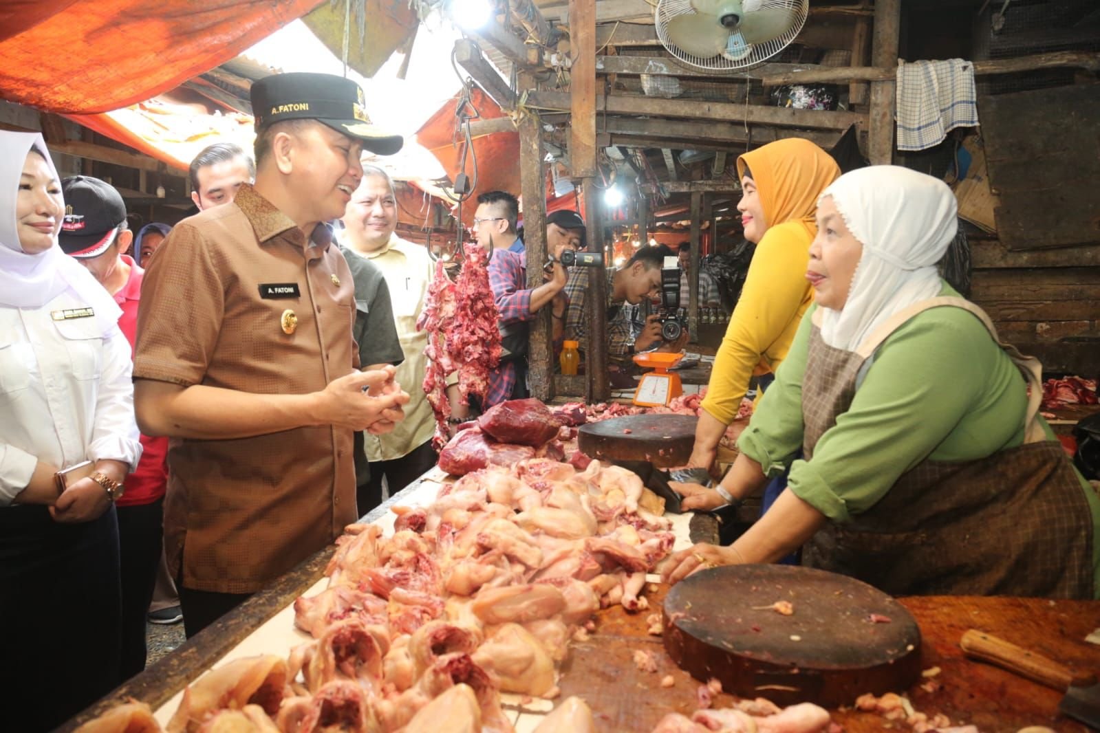 Turun Langsung Ke Pasar, Pj Gubernur Sumsel Minta Bupati dan Wali Kota Gelar Pasar Murah