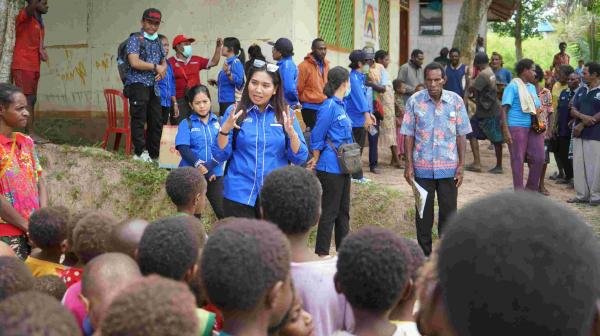 Bunda PAUD Kabupaten Mappi
Kunjungi Anak-Anak PAUD Indama
Di Kampung Rap
