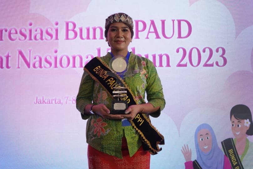 Bunda PAUD Kabupaten Mappi Terima Apresiasi Wiyata Dharma Madya dari Kemendikbudristek