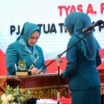 Pj Ketua TP PKK Sumsel Tyas Fatoni Lantik Sukmawati Asmar Wijaya sebagai Pj Ketua TP PKK Kabupaten OKI