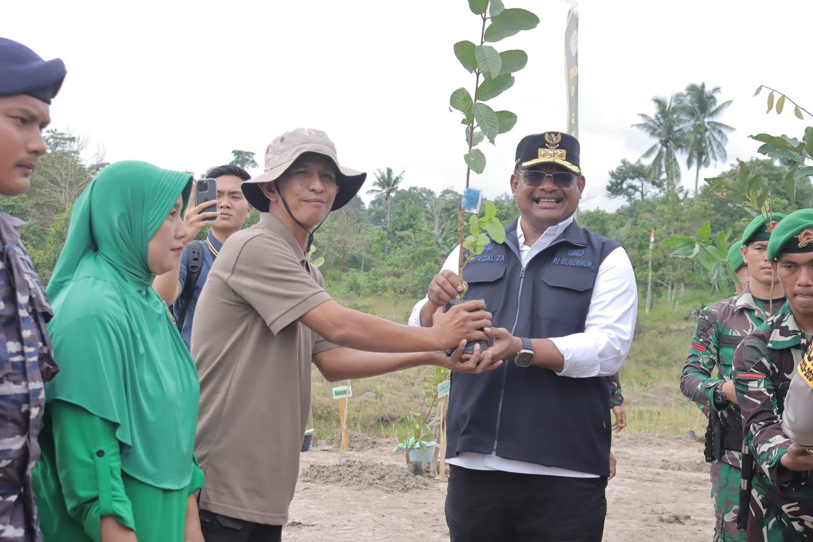 Rehabilitasi Lahan Kritis, Pj Gubernur Babel Terus Gencarkan Gerakan Penanaman Pohon