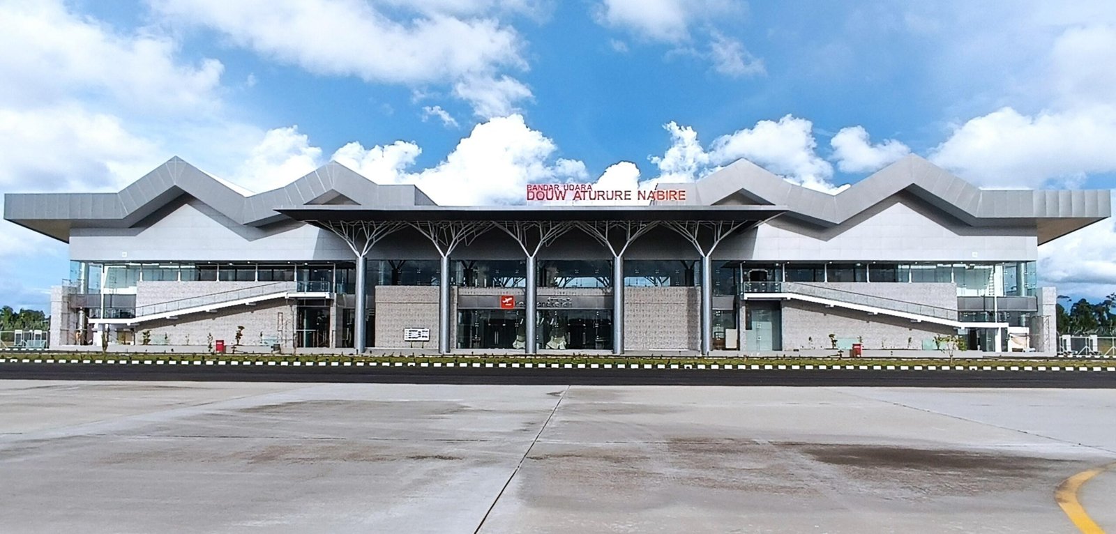 Setelah Diresmikan November 2023, Bandara Douw Aturure Nabire Mulai Beroperasi Penuh