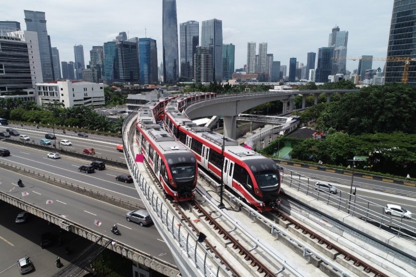 Selama Libur Isra Mikraj dan Tahun Baru Imlek 2024, LRT Jabodebek Layani 122.671 Pengguna