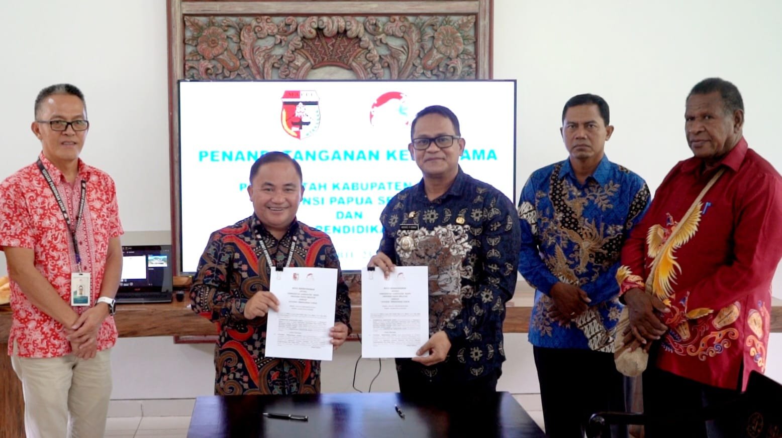 Tekan MoU Dengan Yayasan Pendidikan Lokon, Pj Bupati Mappi: Ini Komitmen Kami Meningkatan SDM Anak-Anak Mappi