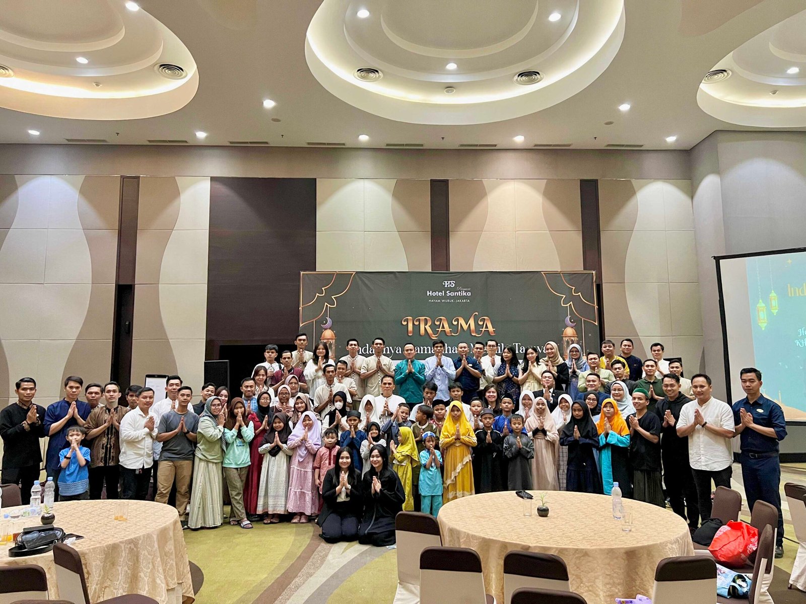 
Bertema Irama, Hotel Santika Premiere Hayam Wuruk Jakarta Gelar Buka Puasa Bersama Dengan Anak Yatim
