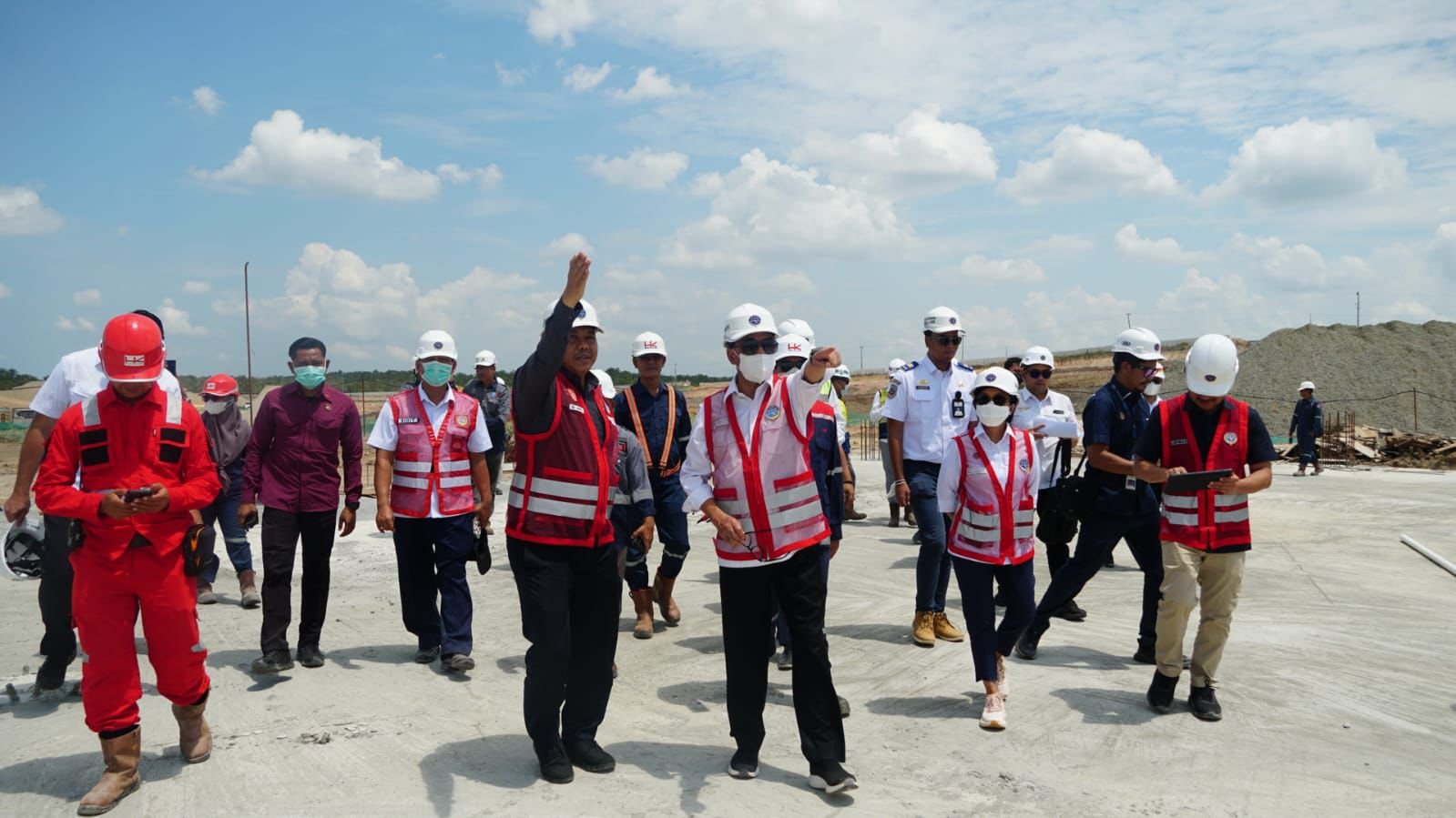 Kembali Tinjau Bandara IKN, Menhub: Pembangunan Berjalan Sesuai Rencana 