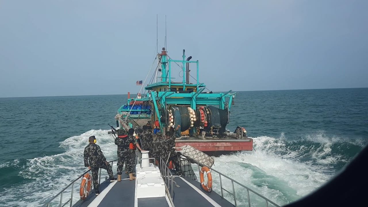 KKP Amankan Kapal Ikan Asing Malaysia di Selat Malaka

