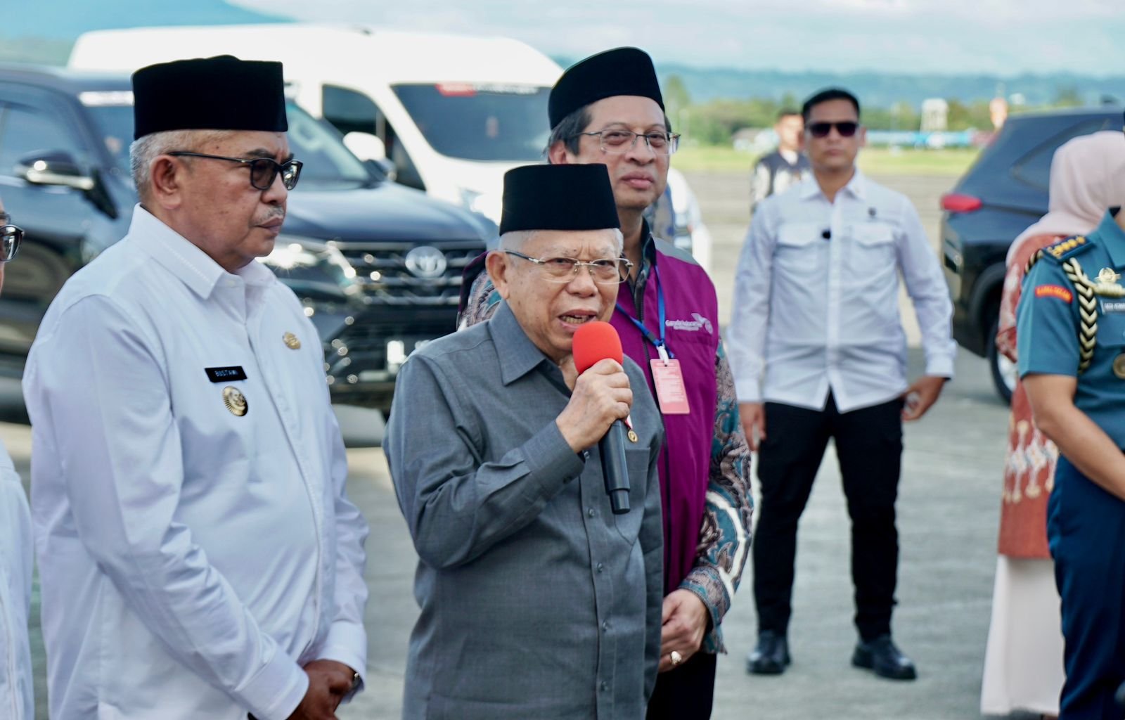 Wapres RI Lepas Kloter Pertama Penerbangan Haji dari Aceh