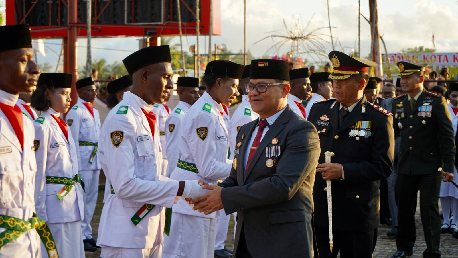 Taptu Pj Bupati Mappi Kukuhkan Anggota Paskibra dan Pimpin Upacara Taptu ...