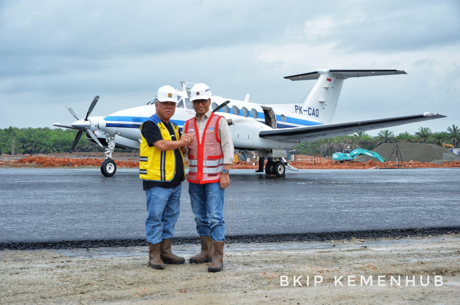 Meskipun Gerimis, Uji Coba Landasan Pacu Bandara IKN Berjalan Lancar