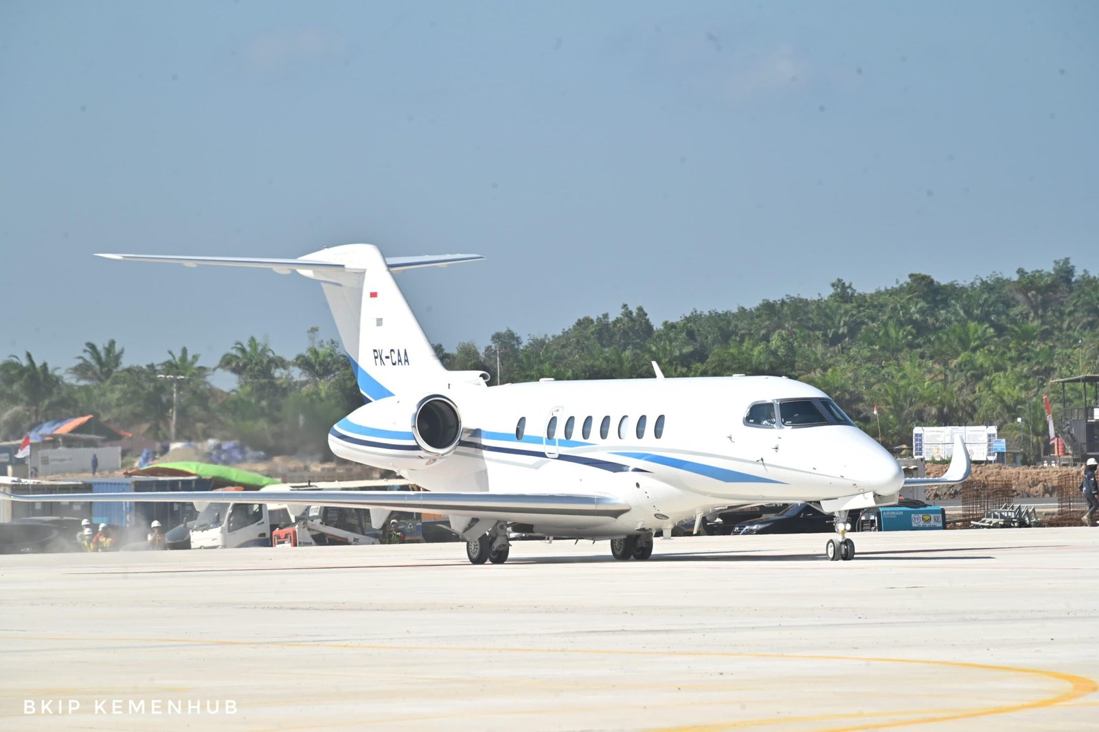 Pendaratan Perdana Pesawat Jet Berpenumpang di Bandara IKN Berlangsung Mulus

