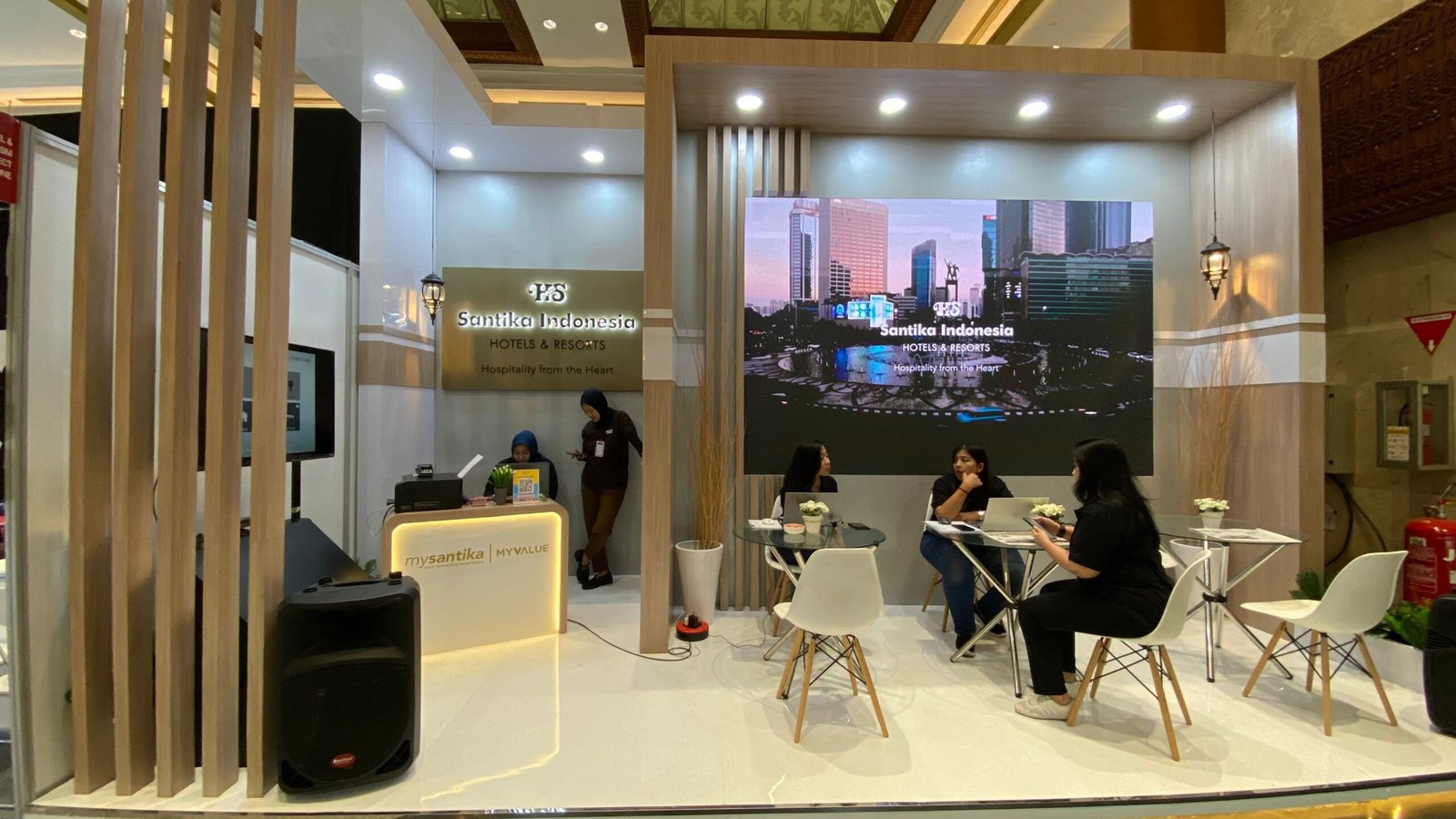 Kompas Travel Fair 2024: Santika Indonesia Hotels & Resorts Dorong Wisatawan untuk Eksplor Indonesia