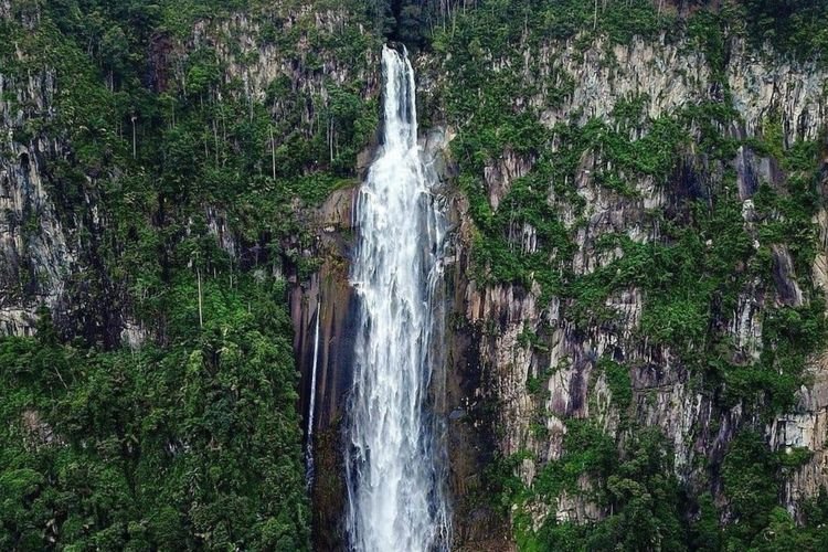 Air Terjun Ponot: Air Terjun Tertinggi di Indonesia